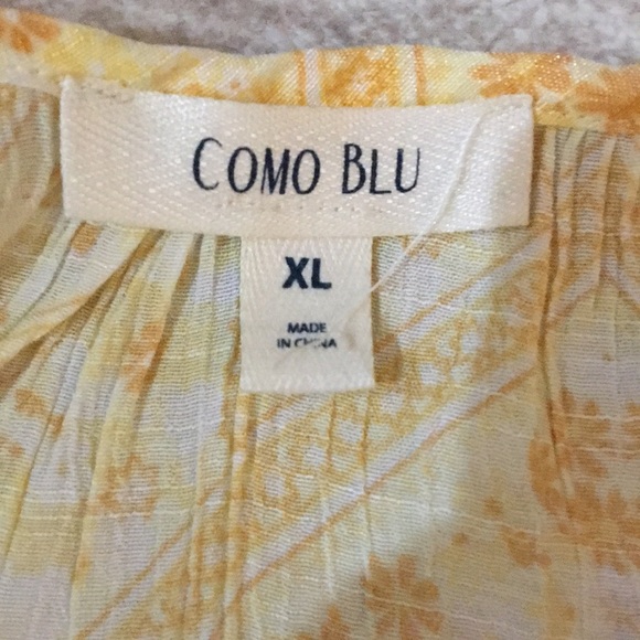 4/$20 yellow blouse with floral design - Picture 5 of 6